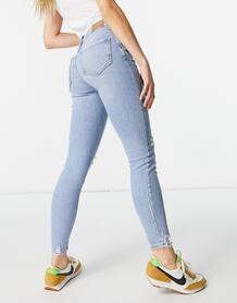 Зауженные джинсы светло-голубого цвета с необработанным краем и рваными коленями Amelie-Голубой River Island 11719022