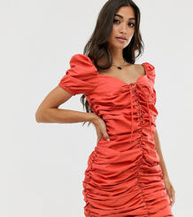 Присборенное платье с завязкой -Красный Glamorous Petite 8769898