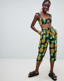 Свободные брюки с ананасовым принтом ASOS Made In Kenya x Julie Adenug 1195034
