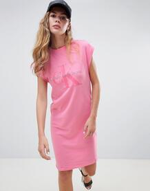 Платье-футболка с принтом Calvin Klein - Розовый 1337874