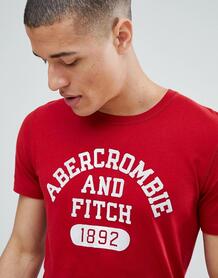 Красная футболка с круглым вырезом и принтом логотипа в университетско Abercrombie& Fitch 1298209