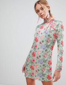 Свободное платье с цветочным принтом и воротником-стойкой Glamorous 1284908