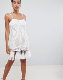 Платье мини с кисточками на подоле In The Style - Белый 1324433