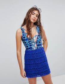Ярко-синее пляжное платье с вышивкой и принтом пейсли Maaji - Синий 1180608
