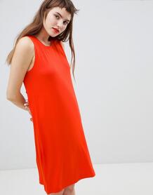 Трикотажное платье-футболка мини без рукавов Monki - Красный 1267216