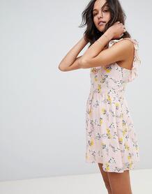 Платье мини с мелким цветочным принтом и оборками Moon River - Розовый 1267933