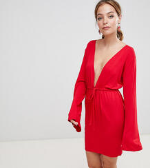 Платье с глубоким вырезом и шнурком на талии Boohoo Petite - Красный 1285940