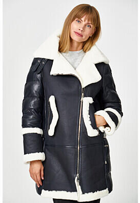 Утепленная кожаная куртка с отделкой овчиной La Reine Blanche 356120