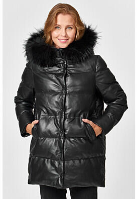 Утепленная кожаная куртка с отделкой мехом енота La Reine Blanche 353623