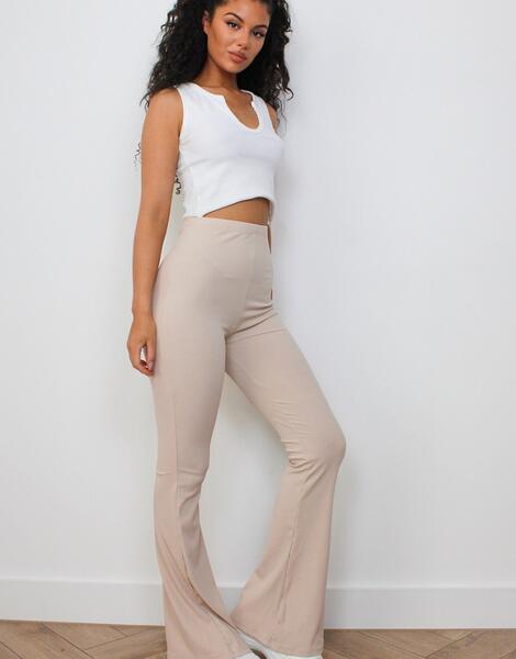 Светло-бежевые брюки клеш в рубчик -Бежевый MISSGUIDED 10910467 – цена 950₽ в интернет-магазине ASOS