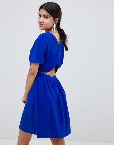 Короткое приталенное платье с открытой спиной Suncoo - Синий 1345508