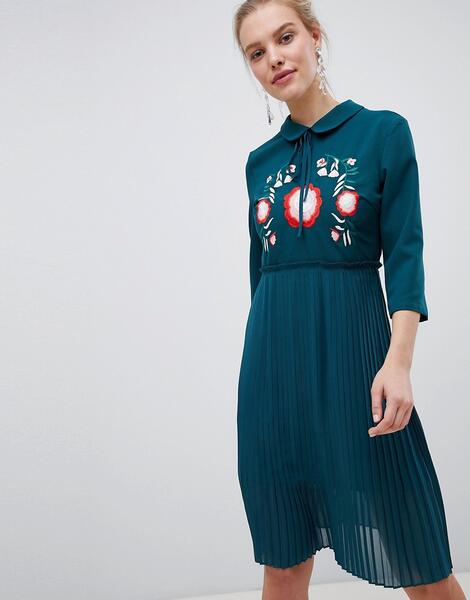 Плиссированное платье с цветочной вышивкой Liquorish - Зеленый 1277835