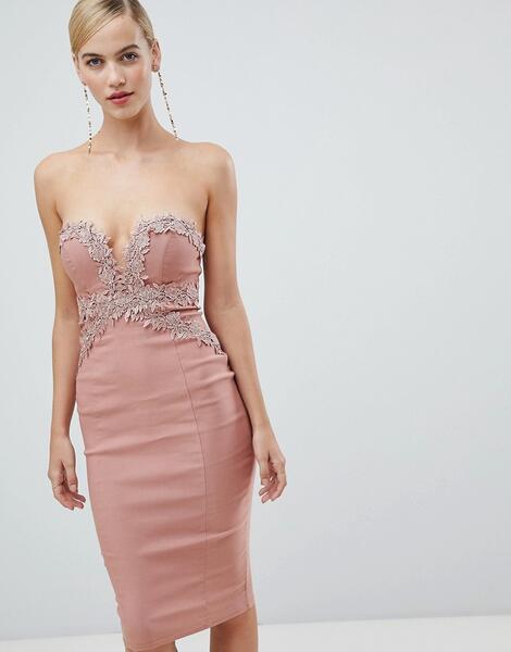 Платье миди с открытыми плечами с отделкой кроше Rare London - Розовый 1292056
