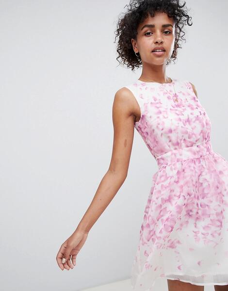 Короткое приталенное платье с цветочным принтом QED London - Белый 1268898