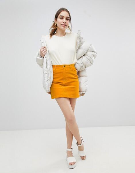 Вельветовая мини-юбка горчичного цвета Monki - Желтый 1280124