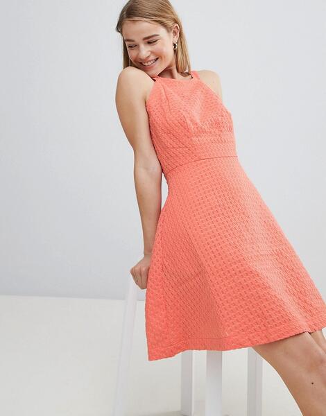 Фактурное короткое приталенное платье Louche - Розовый 1188864