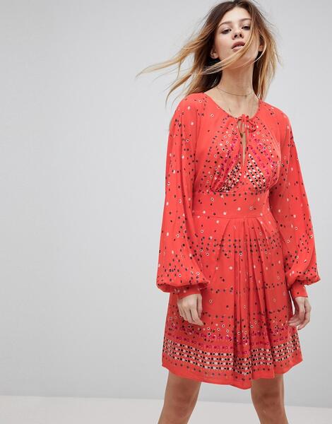 Короткое приталенное платье с принтом Free People Coryn - Красный 1195529