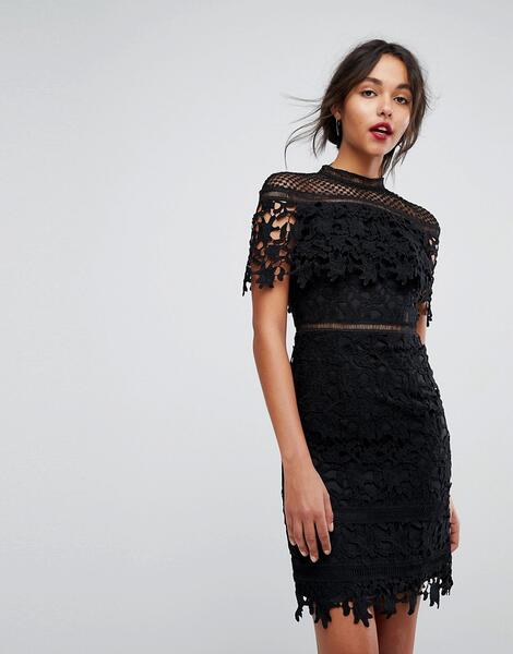Черное кружевное платье мини с высоким воротом Chi Chi London - Черный 1195615